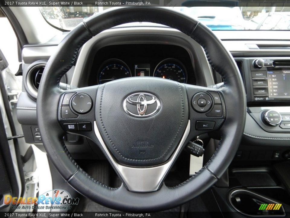 2017 Toyota RAV4 XLE Super White / Black Photo #20