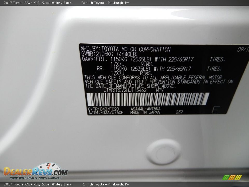 2017 Toyota RAV4 XLE Super White / Black Photo #27