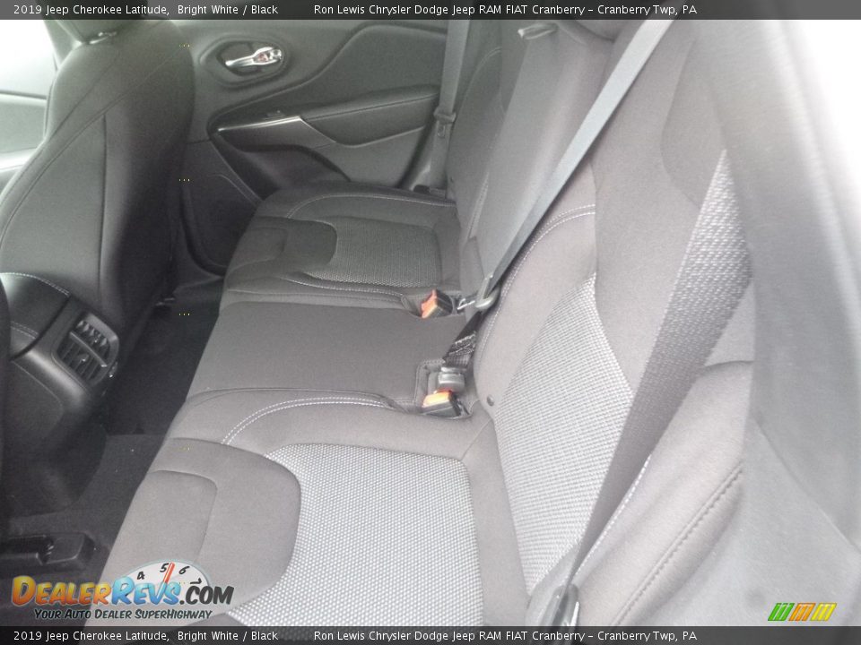 2019 Jeep Cherokee Latitude Bright White / Black Photo #12