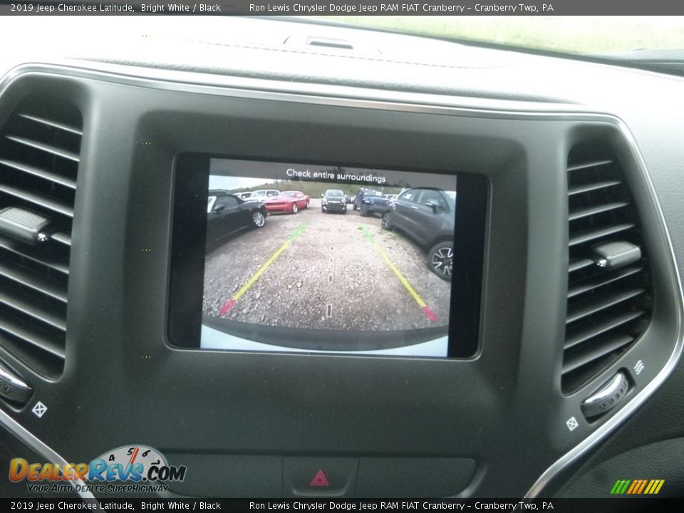 2019 Jeep Cherokee Latitude Bright White / Black Photo #17