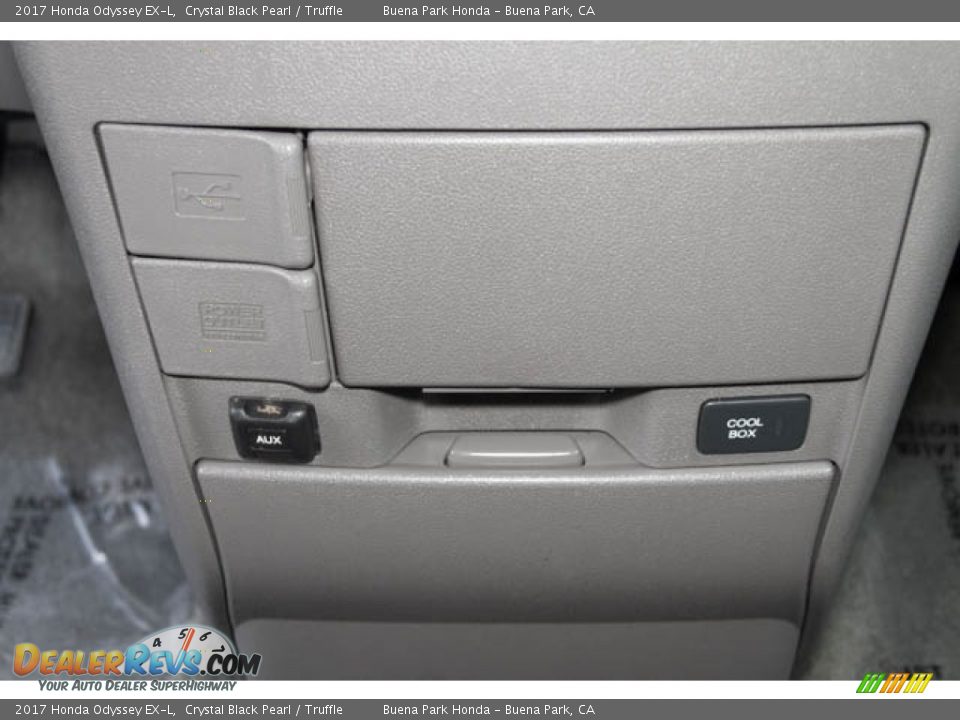 2017 Honda Odyssey EX-L Crystal Black Pearl / Truffle Photo #16
