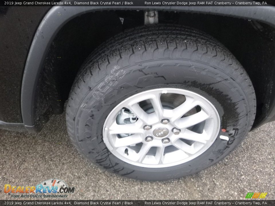 2019 Jeep Grand Cherokee Laredo 4x4 Diamond Black Crystal Pearl / Black Photo #10