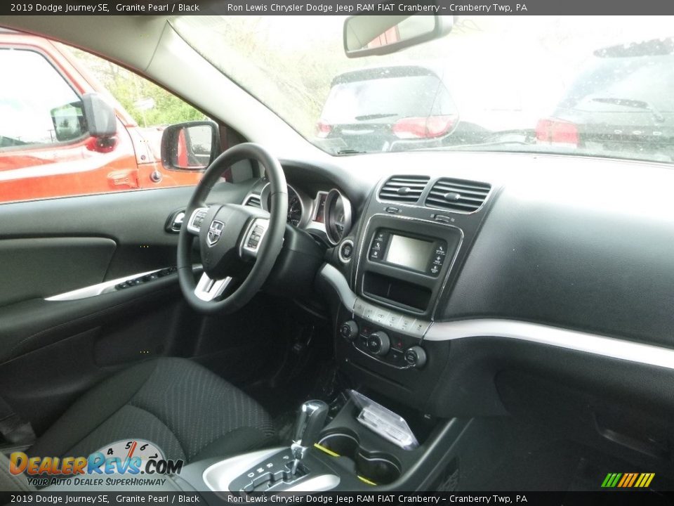 2019 Dodge Journey SE Granite Pearl / Black Photo #9
