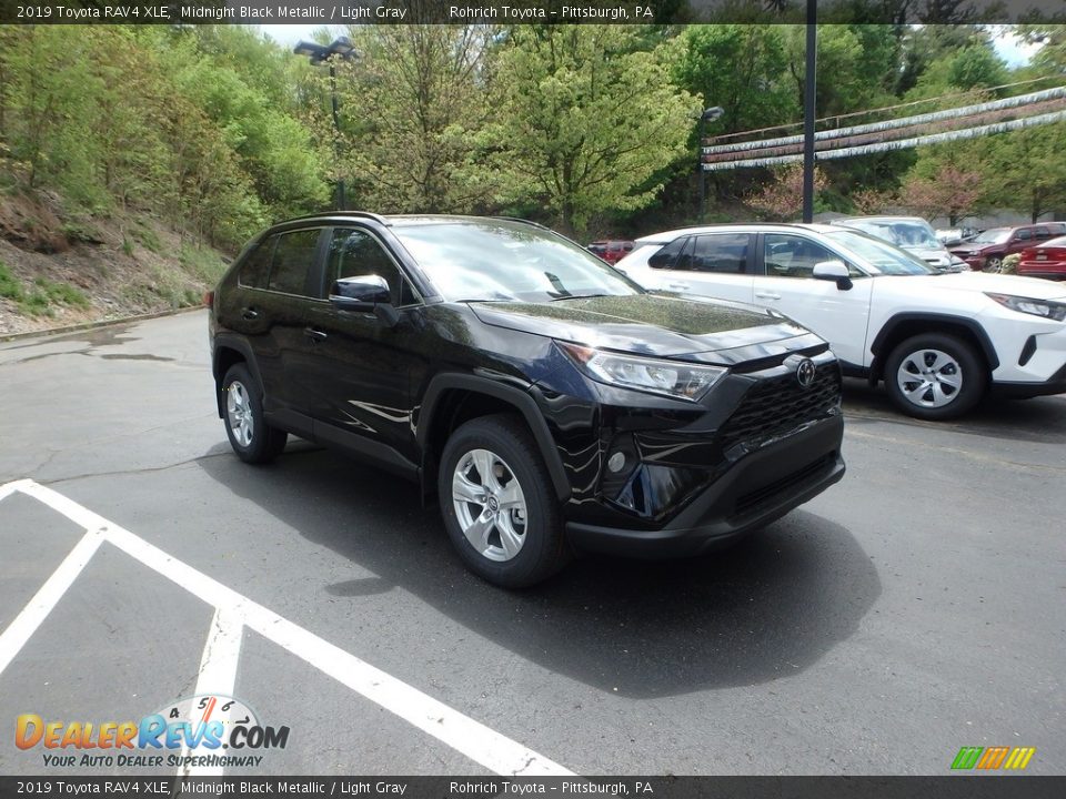 2019 Toyota RAV4 XLE Midnight Black Metallic / Light Gray Photo #1