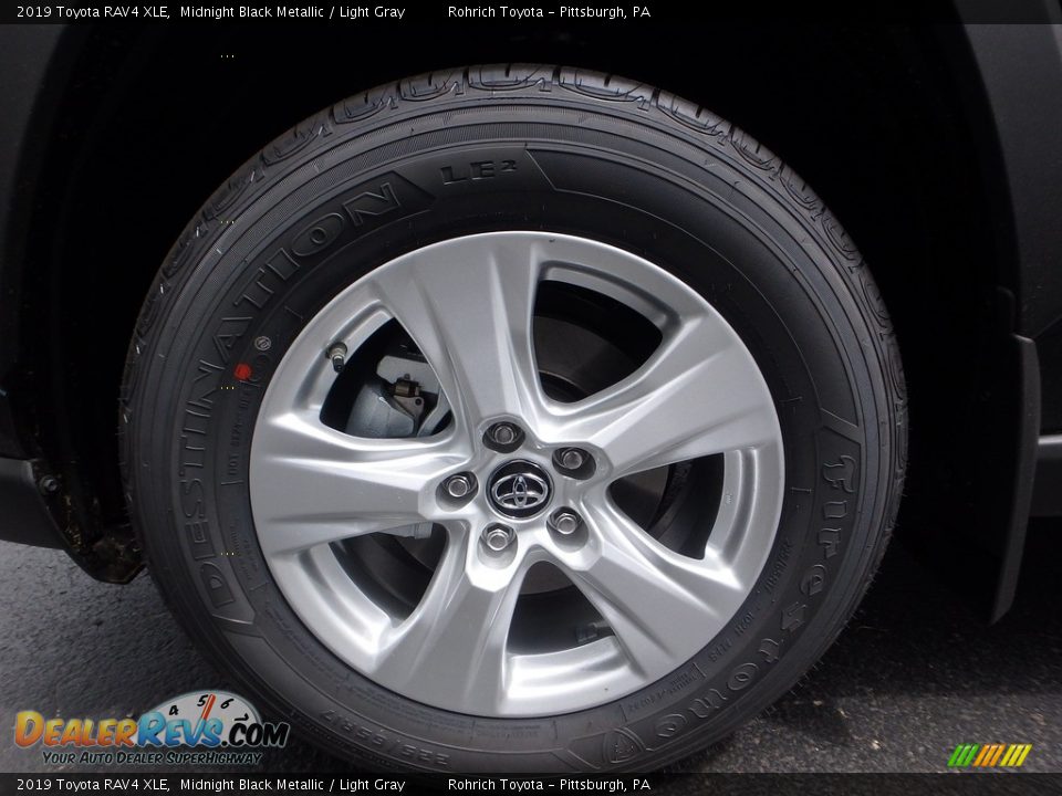 2019 Toyota RAV4 XLE Midnight Black Metallic / Light Gray Photo #5