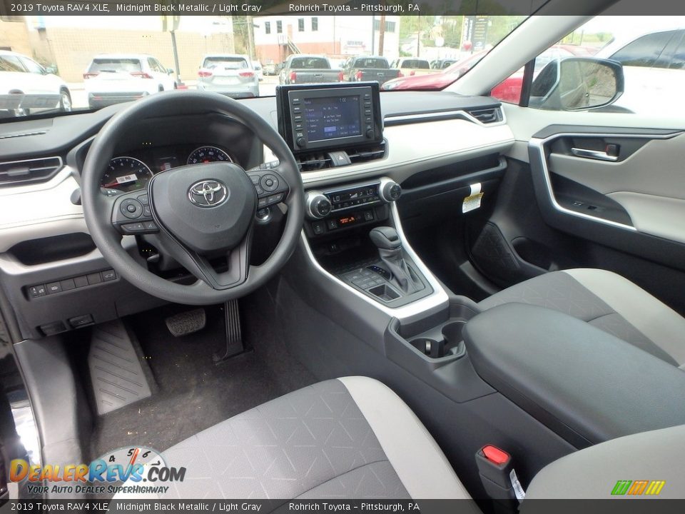 2019 Toyota RAV4 XLE Midnight Black Metallic / Light Gray Photo #8