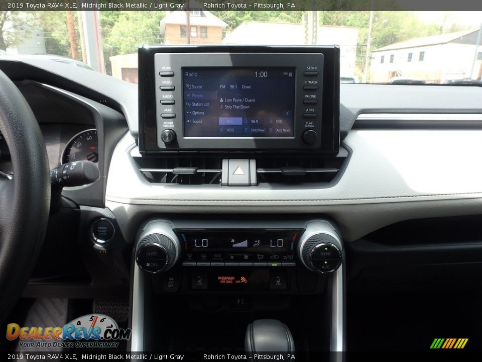 2019 Toyota RAV4 XLE Midnight Black Metallic / Light Gray Photo #12