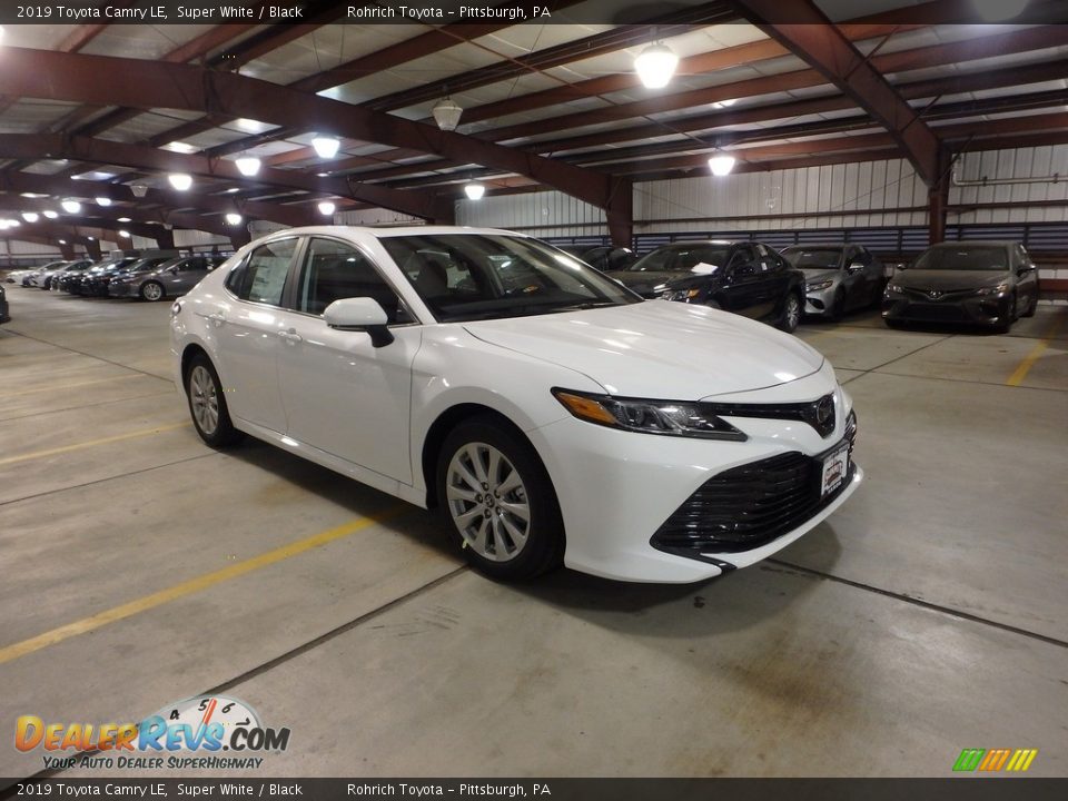 2019 Toyota Camry LE Super White / Black Photo #1