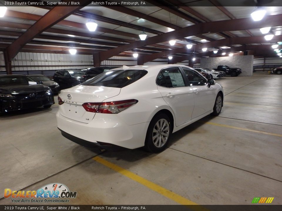 2019 Toyota Camry LE Super White / Black Photo #2