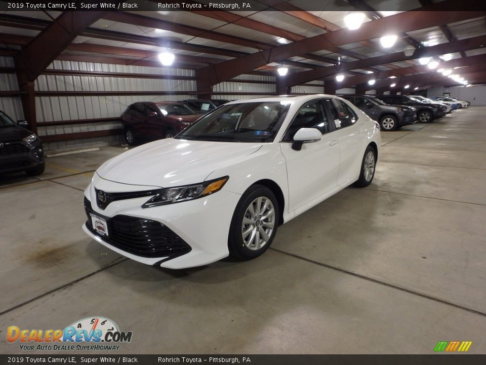 2019 Toyota Camry LE Super White / Black Photo #4