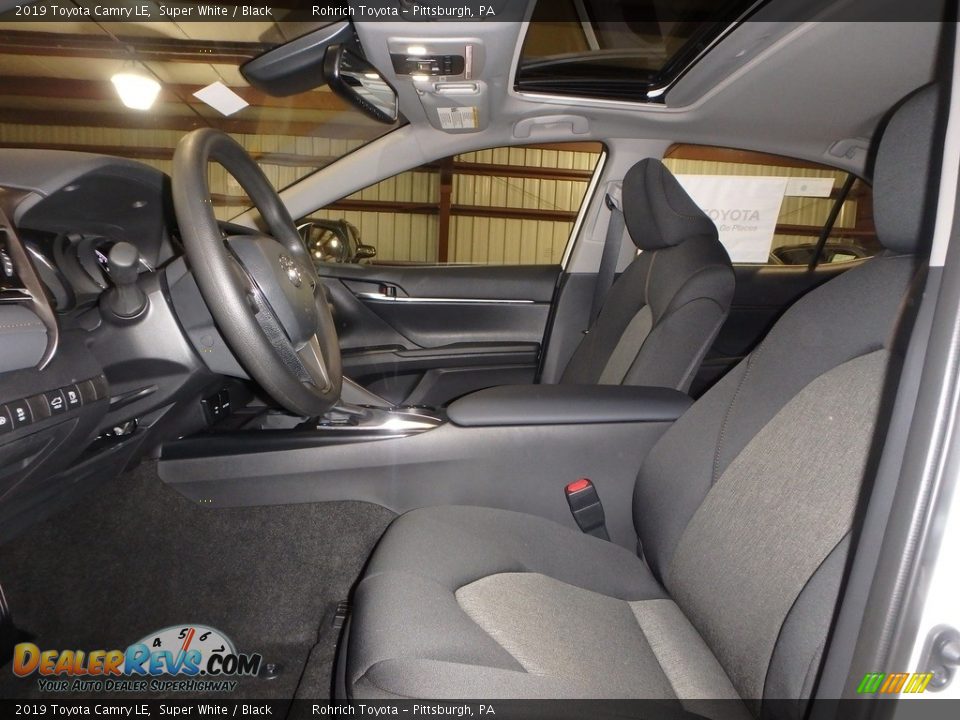 2019 Toyota Camry LE Super White / Black Photo #6