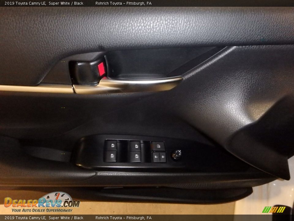 2019 Toyota Camry LE Super White / Black Photo #9