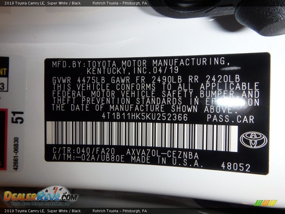 2019 Toyota Camry LE Super White / Black Photo #10