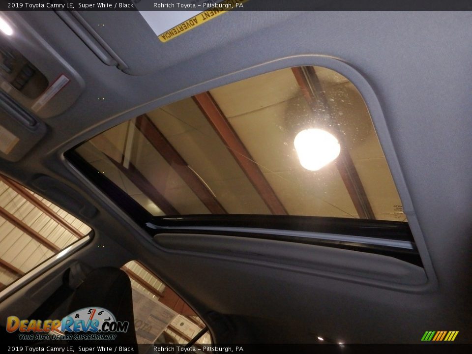 2019 Toyota Camry LE Super White / Black Photo #14