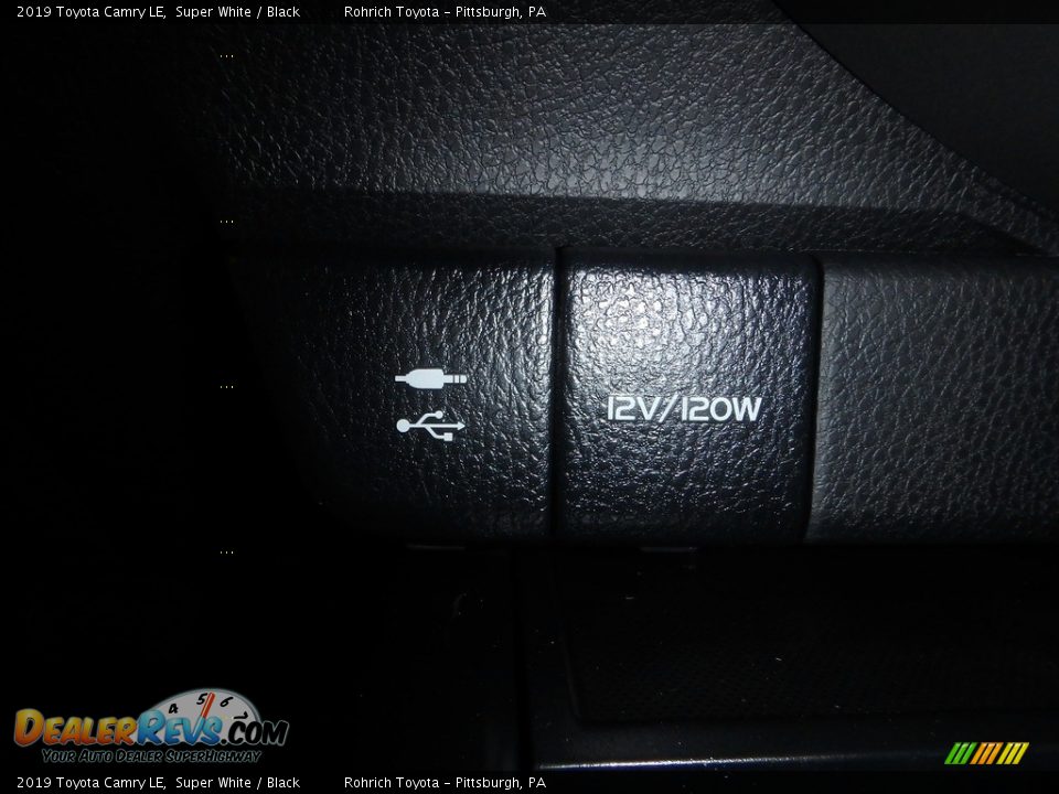 2019 Toyota Camry LE Super White / Black Photo #15