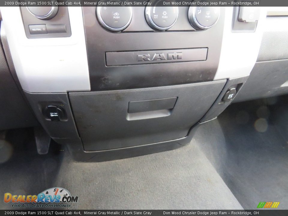 2009 Dodge Ram 1500 SLT Quad Cab 4x4 Mineral Gray Metallic / Dark Slate Gray Photo #25