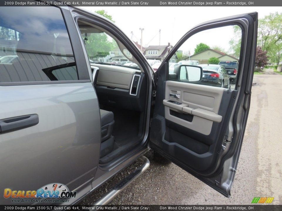2009 Dodge Ram 1500 SLT Quad Cab 4x4 Mineral Gray Metallic / Dark Slate Gray Photo #33