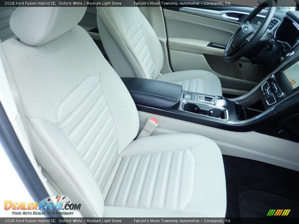 2018 Ford Fusion Hybrid SE Oxford White / Medium Light Stone Photo #11