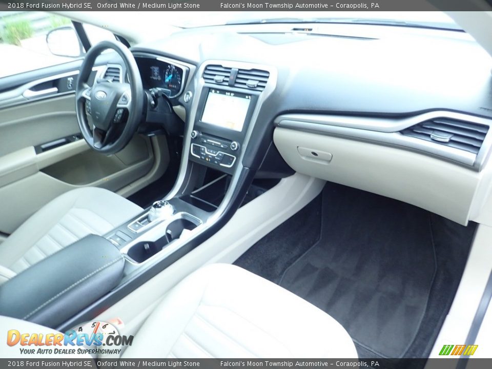 2018 Ford Fusion Hybrid SE Oxford White / Medium Light Stone Photo #12