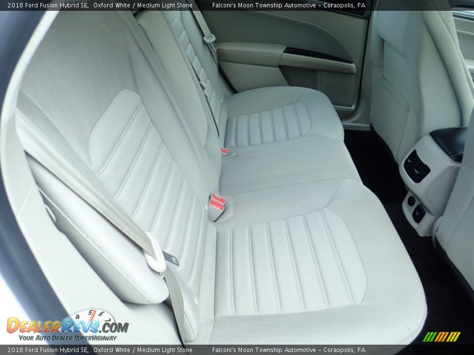 2018 Ford Fusion Hybrid SE Oxford White / Medium Light Stone Photo #15