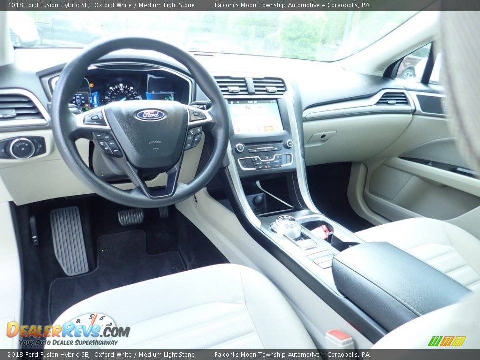 2018 Ford Fusion Hybrid SE Oxford White / Medium Light Stone Photo #18