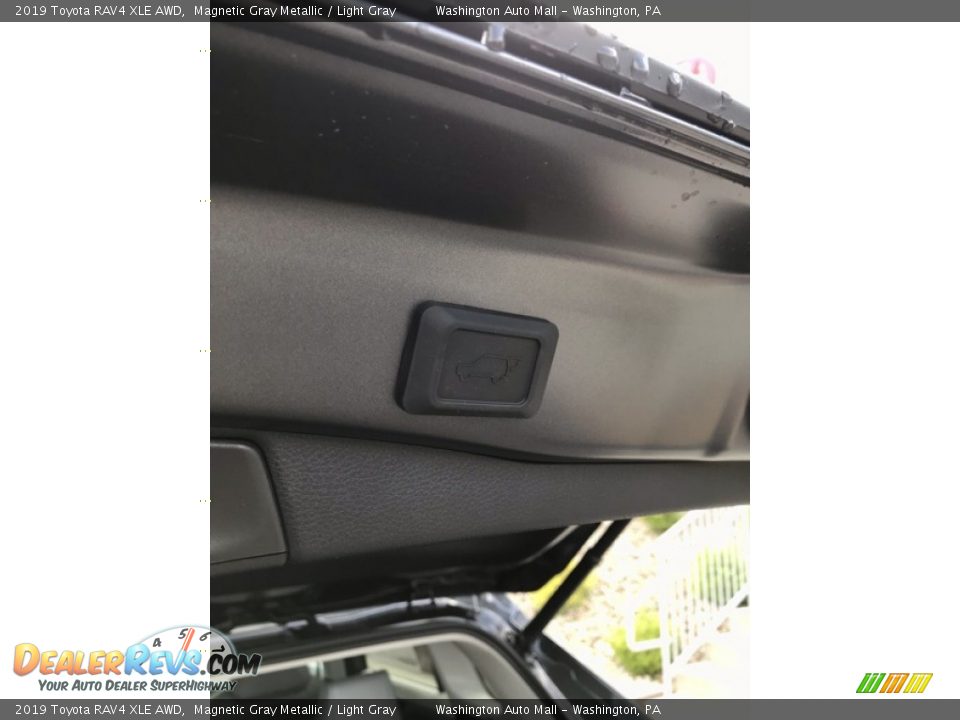 2019 Toyota RAV4 XLE AWD Magnetic Gray Metallic / Light Gray Photo #22