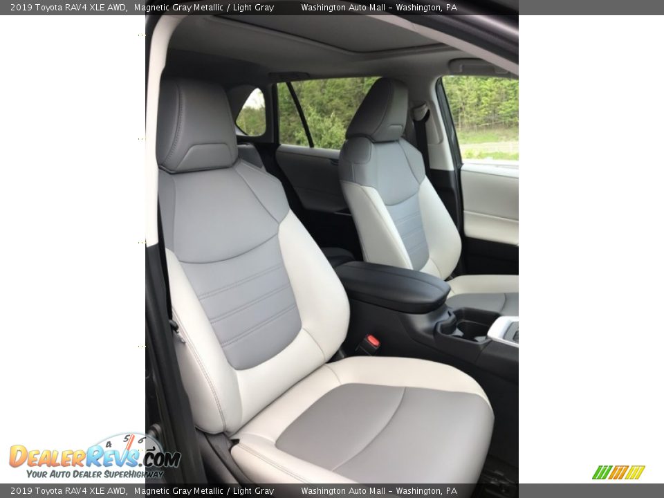 2019 Toyota RAV4 XLE AWD Magnetic Gray Metallic / Light Gray Photo #28