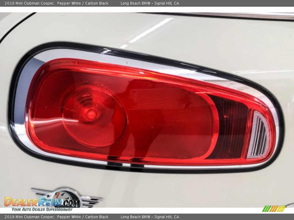2019 Mini Clubman Cooper Pepper White / Carbon Black Photo #25