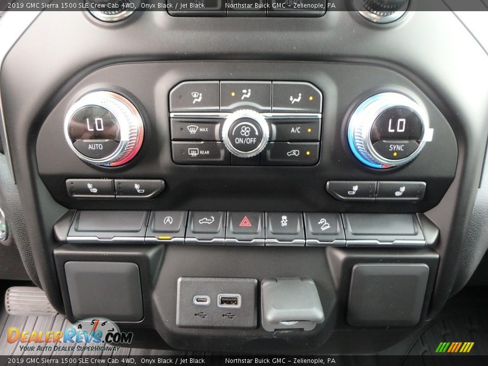 Controls of 2019 GMC Sierra 1500 SLE Crew Cab 4WD Photo #18