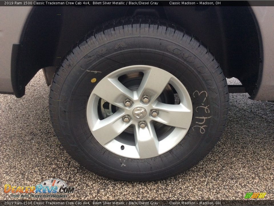 2019 Ram 1500 Classic Tradesman Crew Cab 4x4 Billett Silver Metallic / Black/Diesel Gray Photo #7