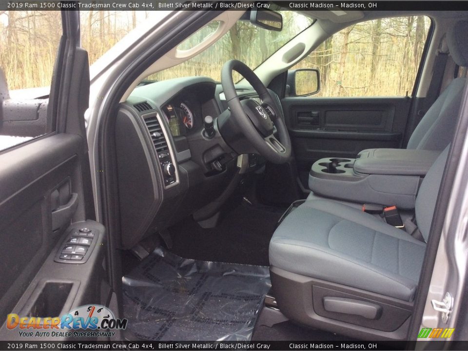 2019 Ram 1500 Classic Tradesman Crew Cab 4x4 Billett Silver Metallic / Black/Diesel Gray Photo #9