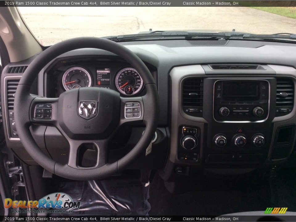 2019 Ram 1500 Classic Tradesman Crew Cab 4x4 Billett Silver Metallic / Black/Diesel Gray Photo #12