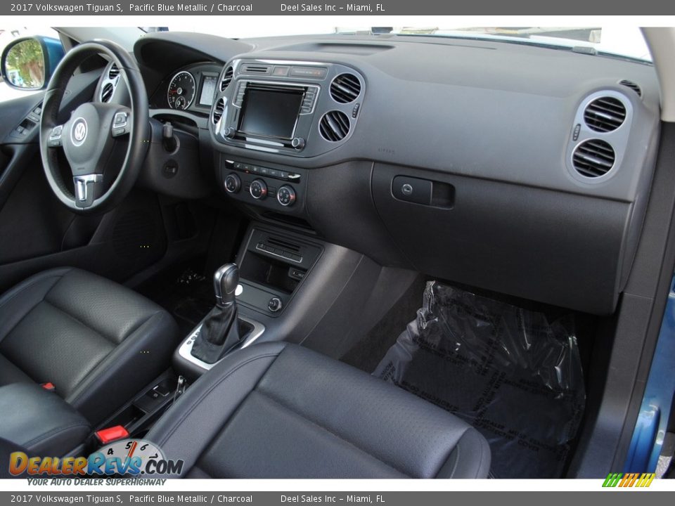 2017 Volkswagen Tiguan S Pacific Blue Metallic / Charcoal Photo #16