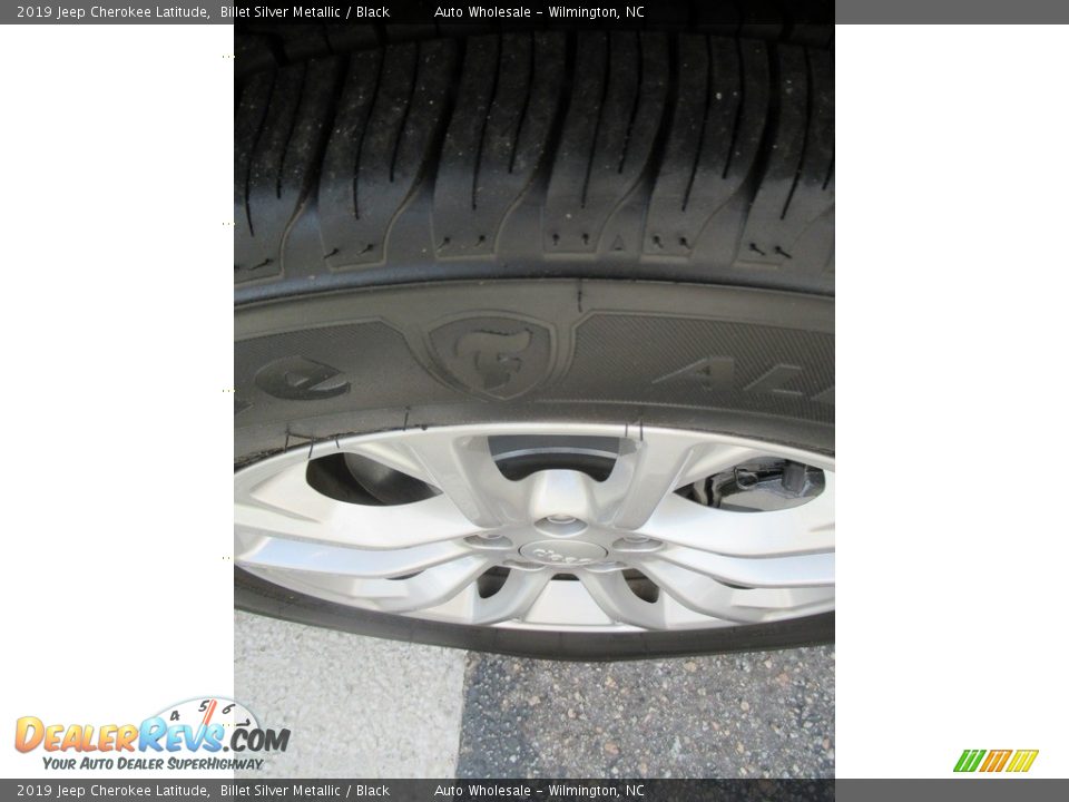 2019 Jeep Cherokee Latitude Billet Silver Metallic / Black Photo #8