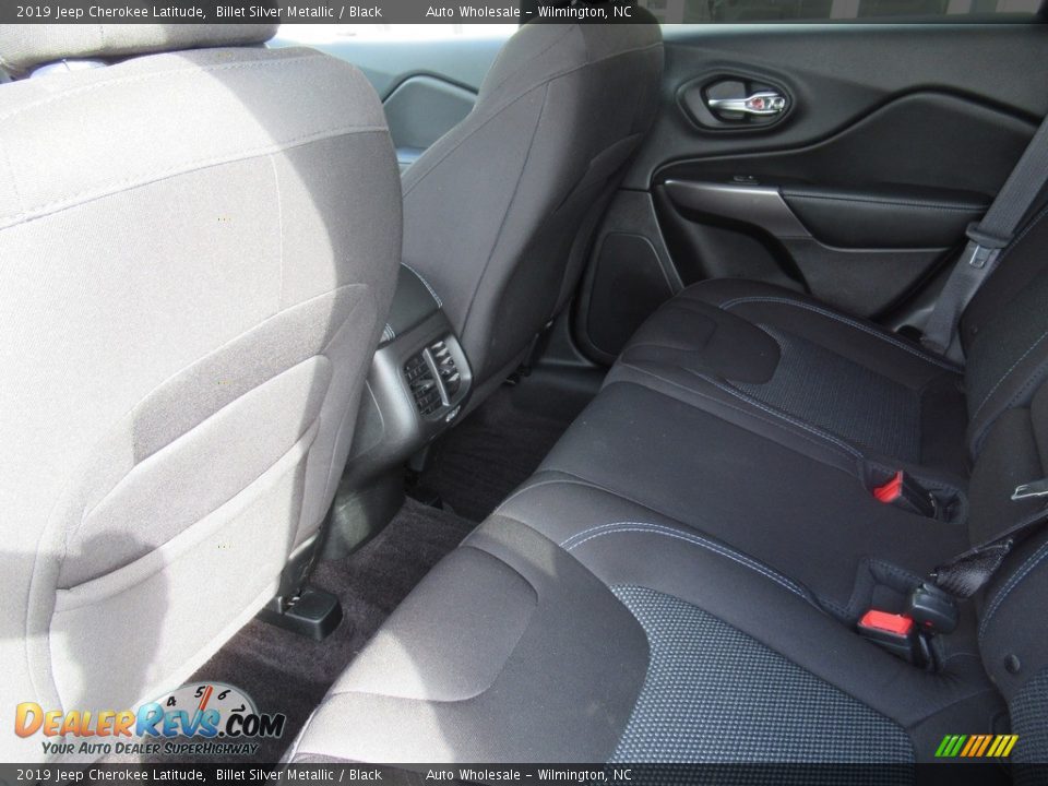 2019 Jeep Cherokee Latitude Billet Silver Metallic / Black Photo #12