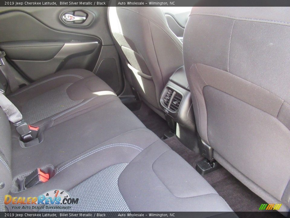 2019 Jeep Cherokee Latitude Billet Silver Metallic / Black Photo #14