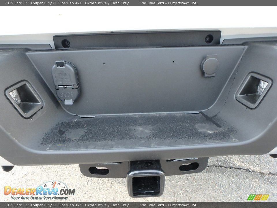 2019 Ford F250 Super Duty XL SuperCab 4x4 Oxford White / Earth Gray Photo #7