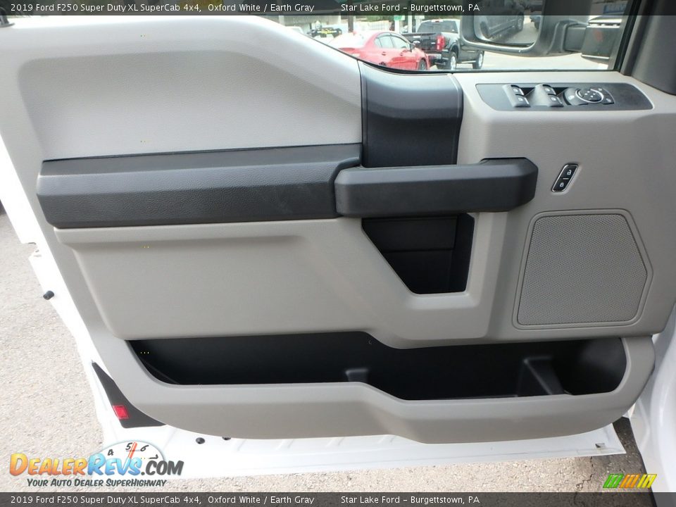 2019 Ford F250 Super Duty XL SuperCab 4x4 Oxford White / Earth Gray Photo #15