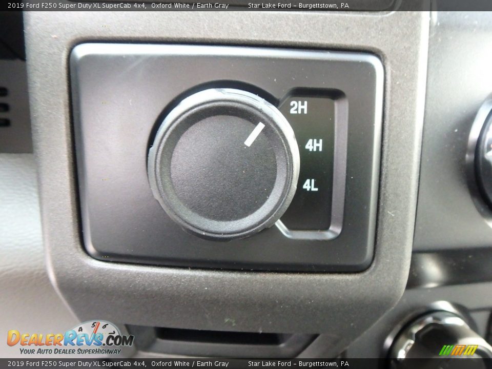 2019 Ford F250 Super Duty XL SuperCab 4x4 Oxford White / Earth Gray Photo #18