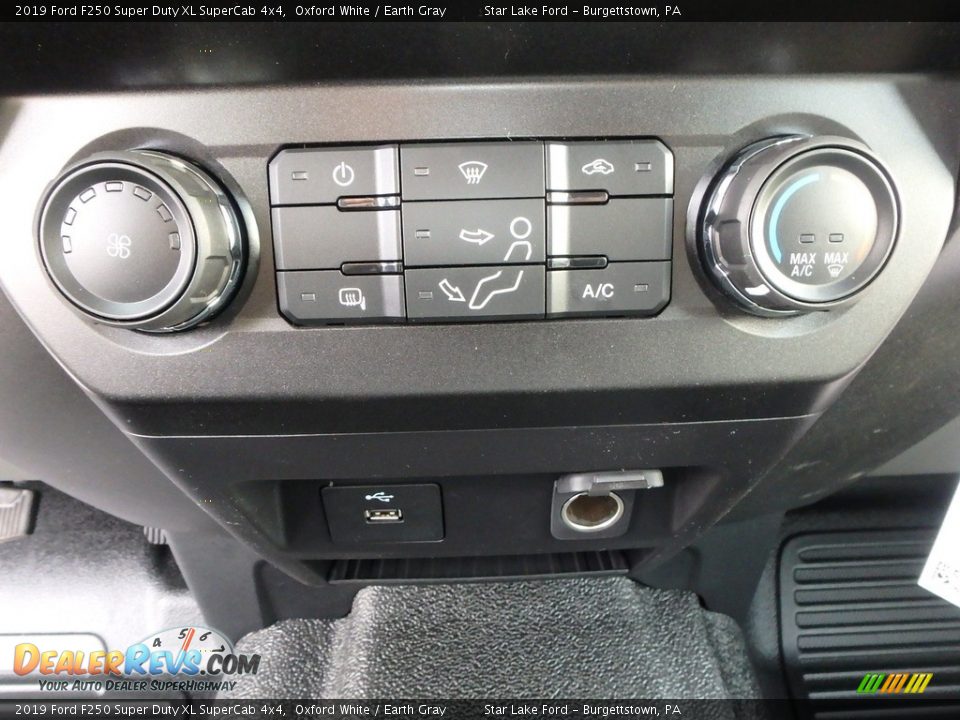2019 Ford F250 Super Duty XL SuperCab 4x4 Oxford White / Earth Gray Photo #19