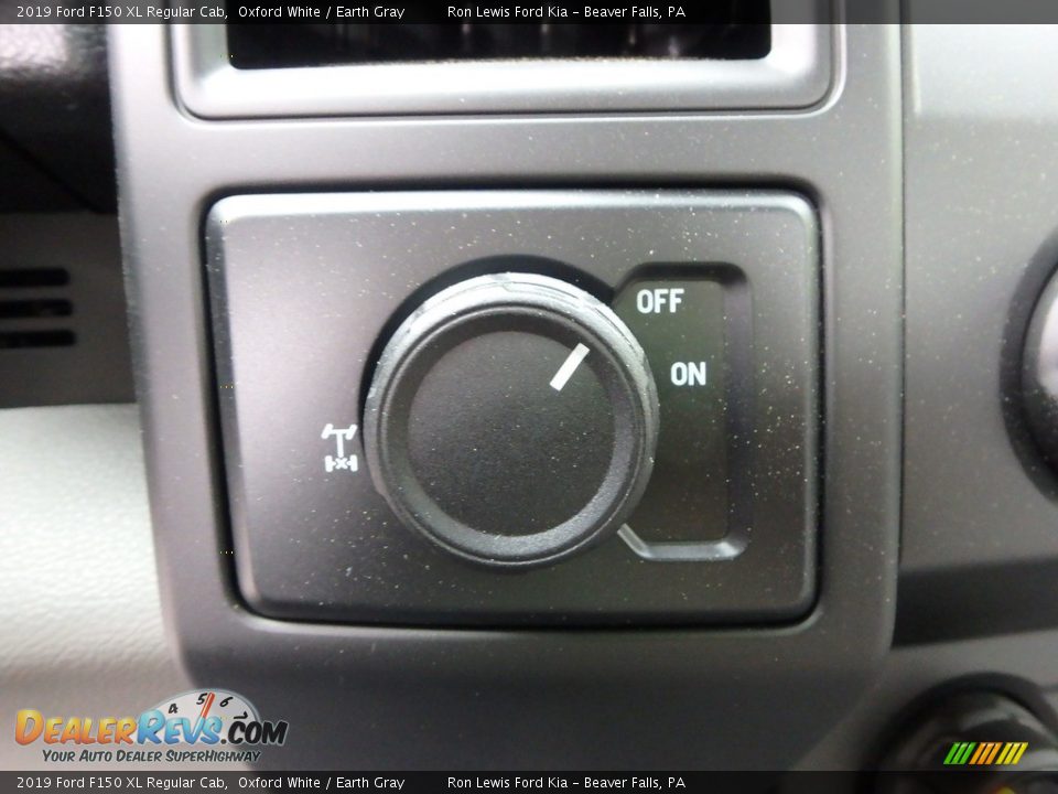 2019 Ford F150 XL Regular Cab Oxford White / Earth Gray Photo #18