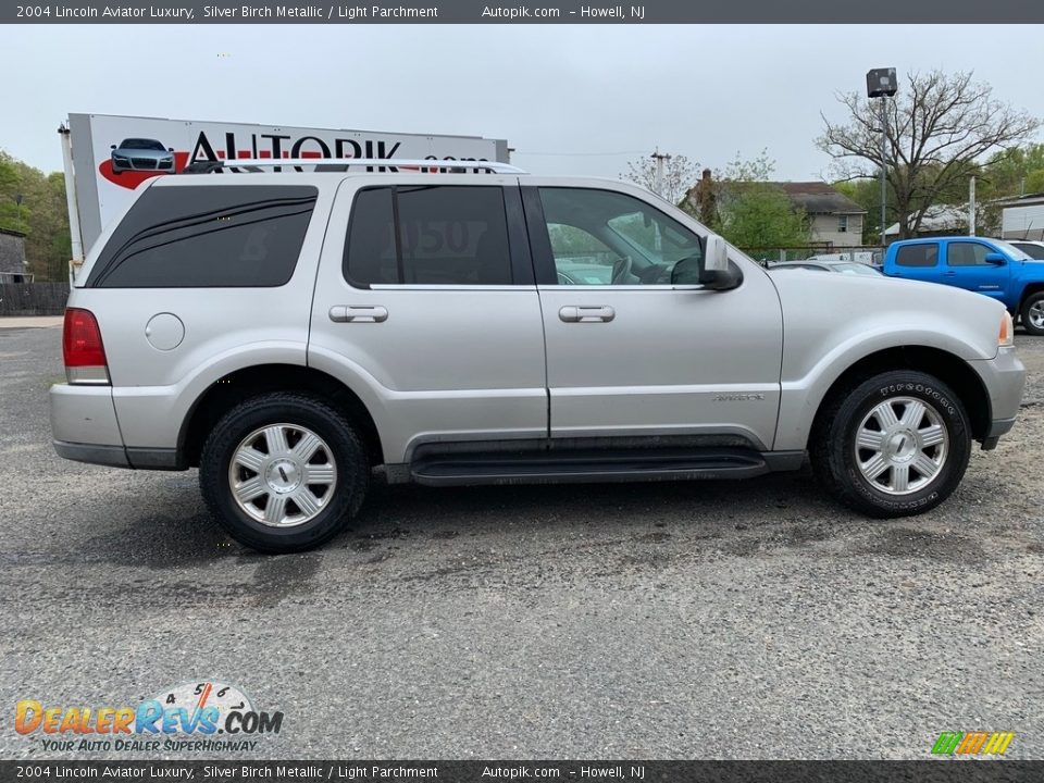 2004 Lincoln Aviator Luxury Silver Birch Metallic / Light Parchment Photo #2