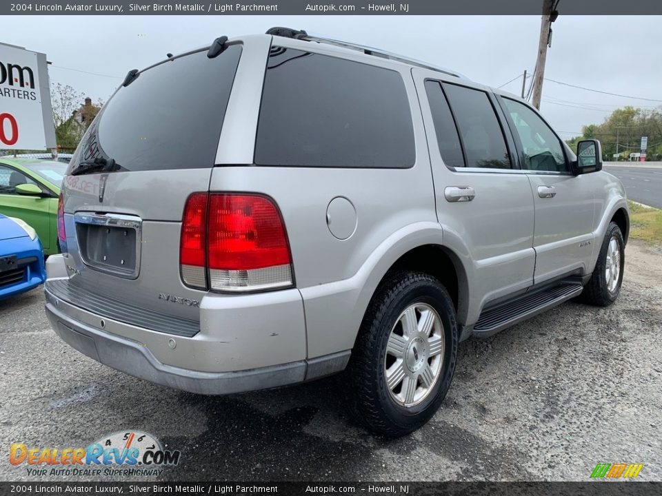 2004 Lincoln Aviator Luxury Silver Birch Metallic / Light Parchment Photo #3