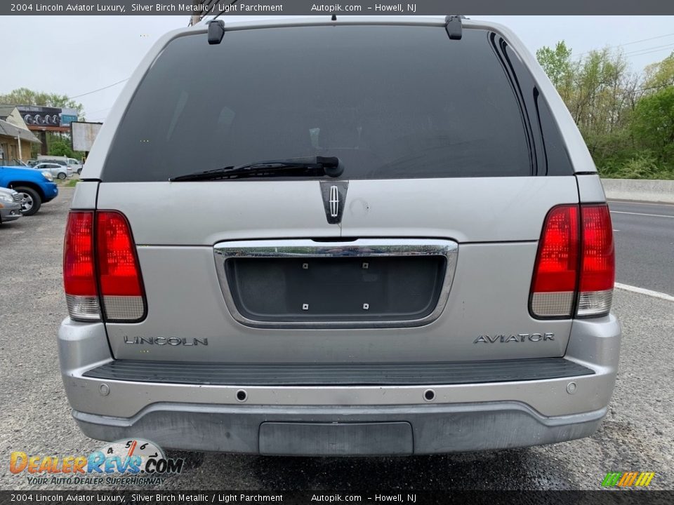 2004 Lincoln Aviator Luxury Silver Birch Metallic / Light Parchment Photo #5