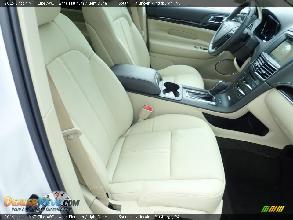 2019 Lincoln MKT Elite AWD White Platinum / Light Dune Photo #10