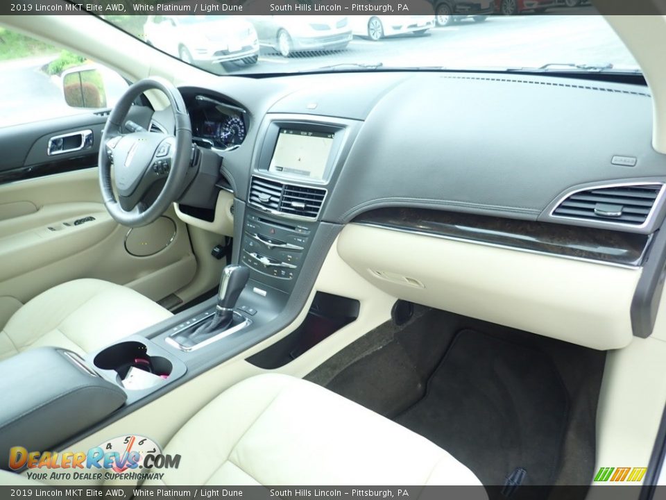 2019 Lincoln MKT Elite AWD White Platinum / Light Dune Photo #11