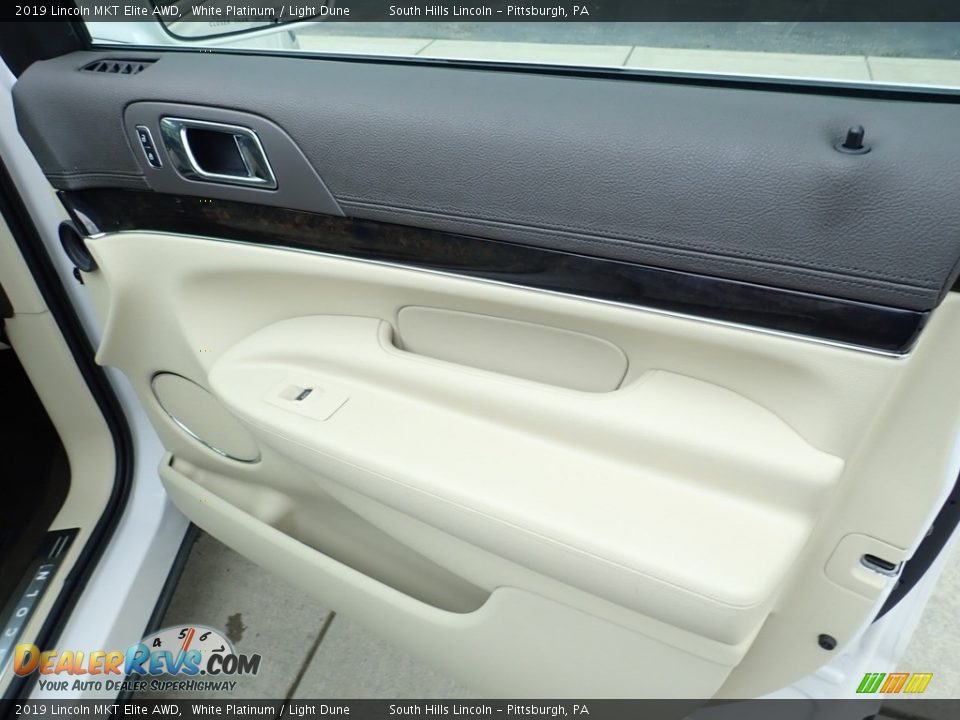 2019 Lincoln MKT Elite AWD White Platinum / Light Dune Photo #12