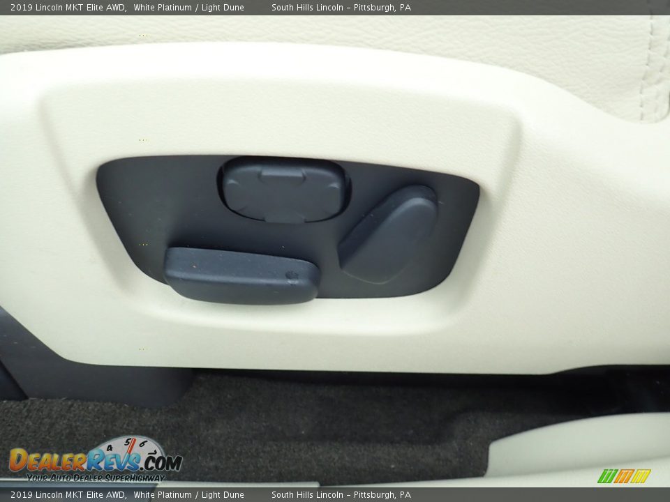 2019 Lincoln MKT Elite AWD White Platinum / Light Dune Photo #19