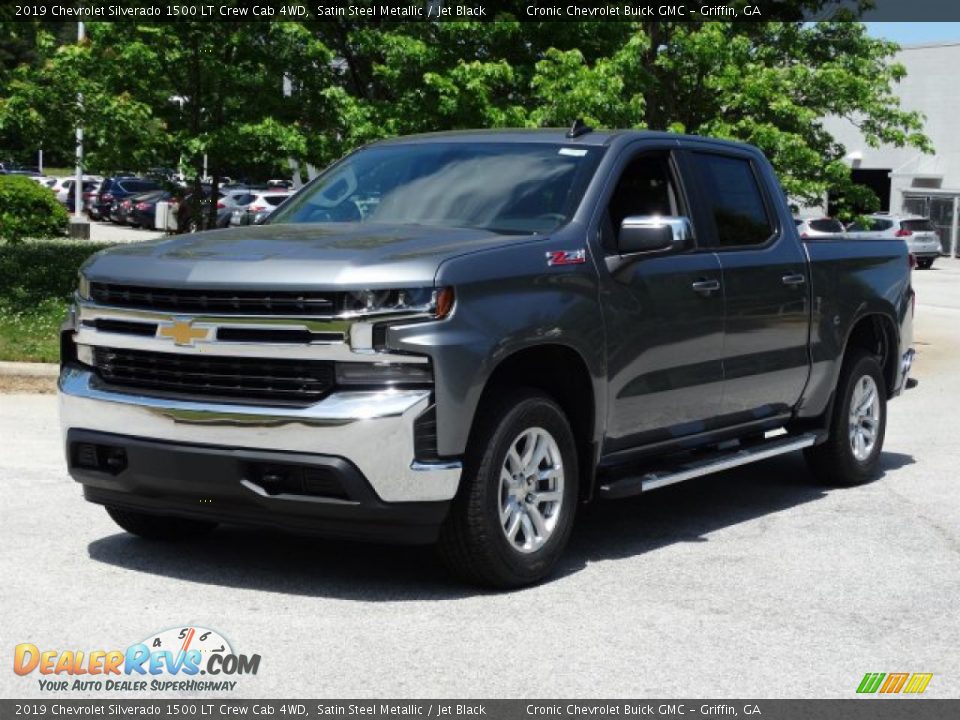 Front 3/4 View of 2019 Chevrolet Silverado 1500 LT Crew Cab 4WD Photo #5