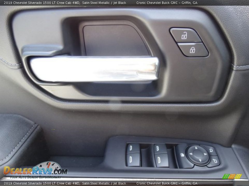 Controls of 2019 Chevrolet Silverado 1500 LT Crew Cab 4WD Photo #15